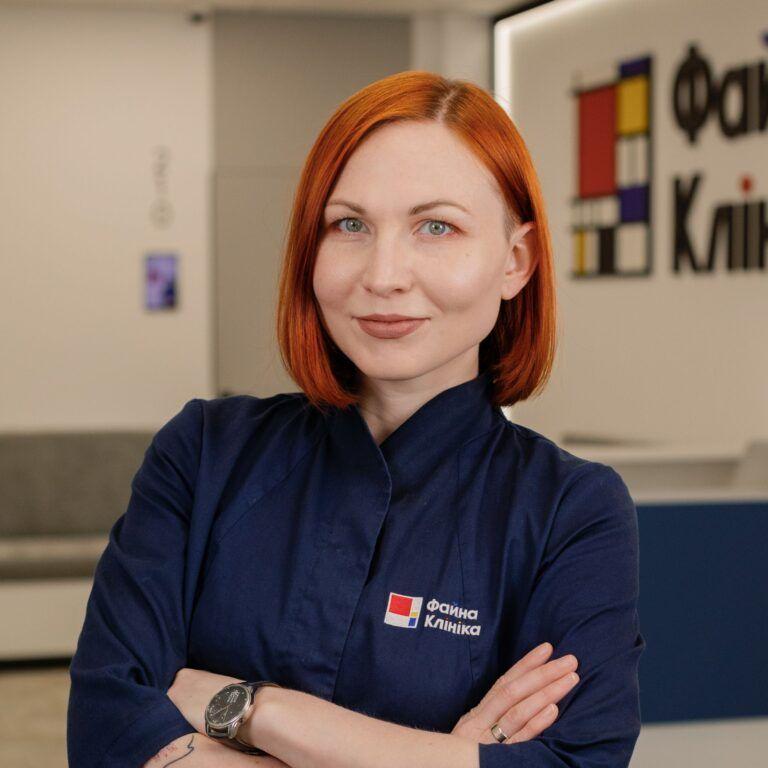 Отоларинголог, дитячий отоларинголог Лутчак Ірина Ігорівна у холі Файної Клініки