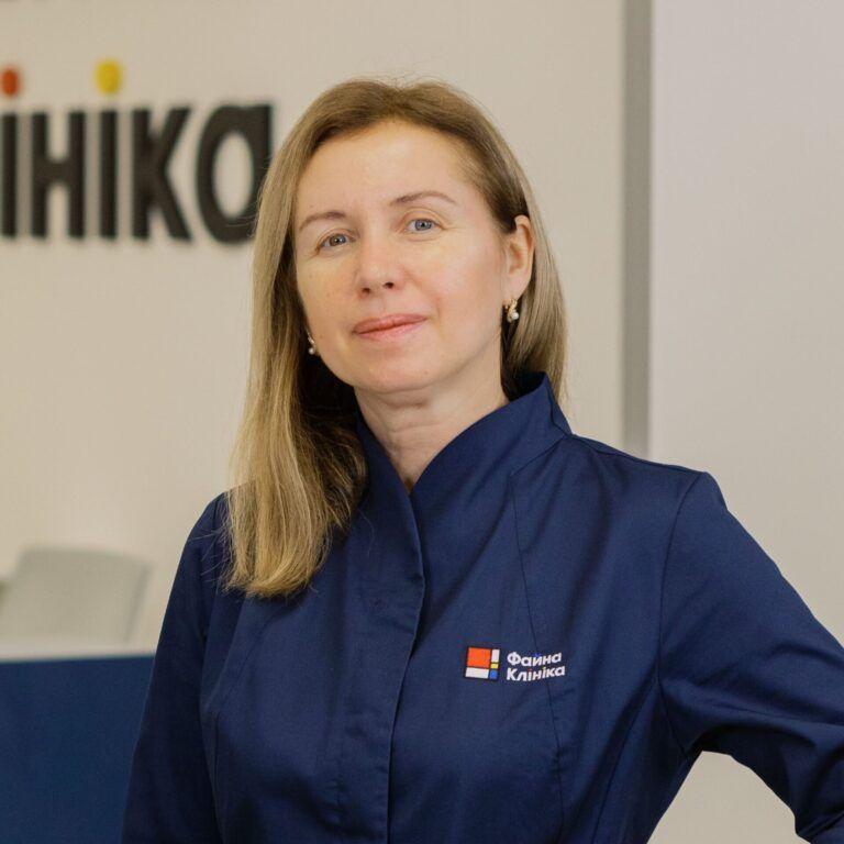 Гастроентеролог, терапевт Циган Наталія Миколаївна у холі Файної Клініки
