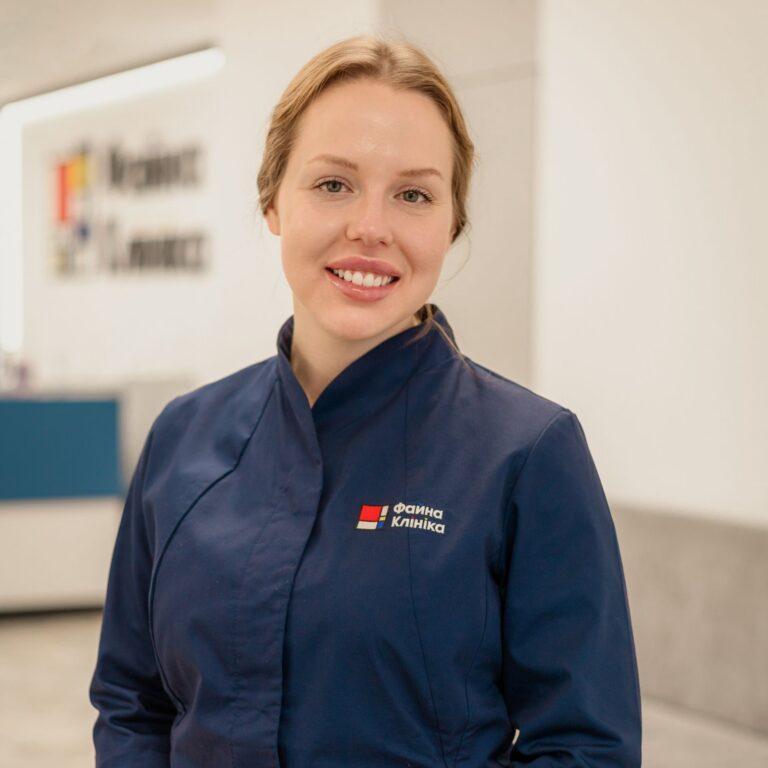 дерматолог Жарікова Ірина Володимирівна у холі Файної Клініки