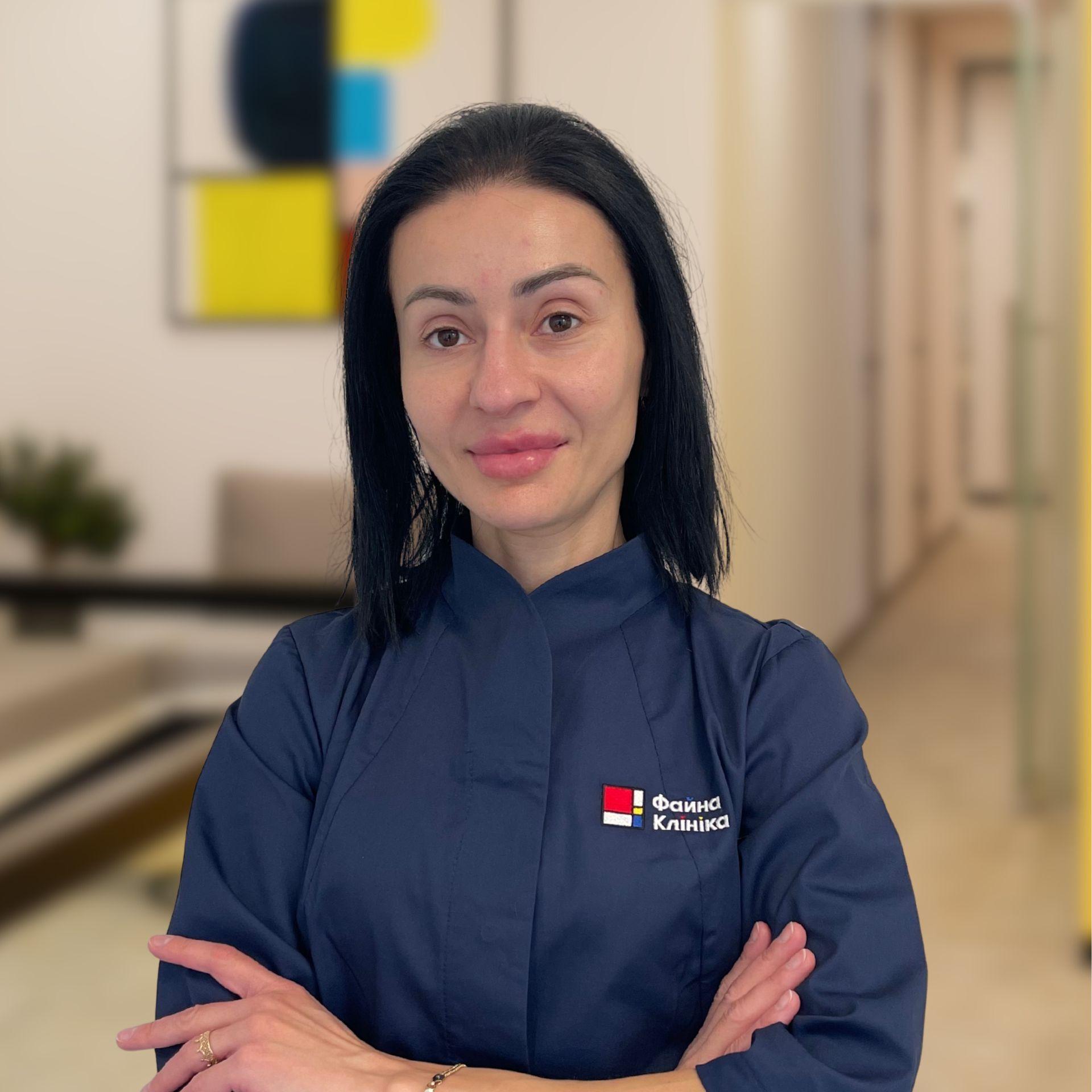 Проктолог, хірург Глухань Галина Володимирівна у холі Файної Клініки