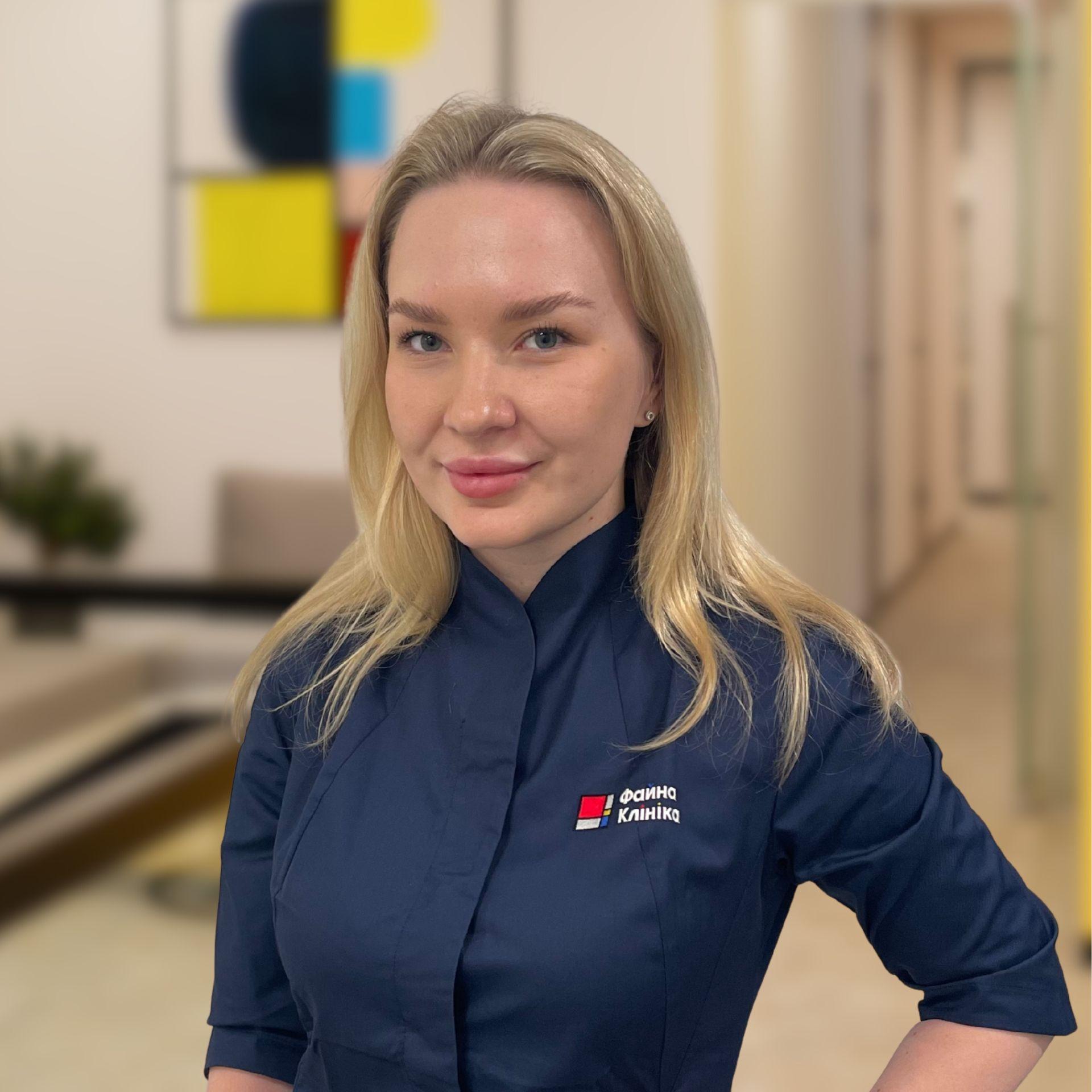 Дерматолог, трихолог Зименко Анастасія Миколаївна у холі Файної Клініки