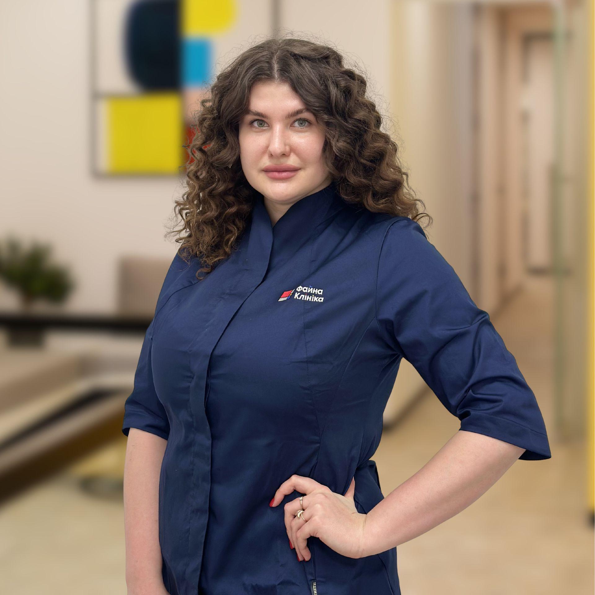 Лікар-дерматолог Файної Клініки Кременецька Радміла в сучасному медцентрі